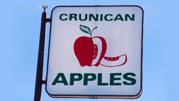 Cruncican Apples Sign